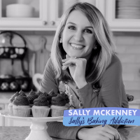 Sally McKenney: Sallys Baking Addiction - Baking Guru, Cookbook Author, Successful Blogger