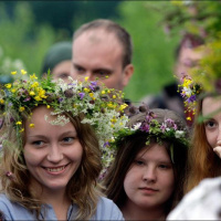 Maestros en el paganismo: Lady Harwe Tuileva y Rev. Christian Ortiz con Eblis Z. Pendragon