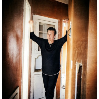 Steve Perry is BACK!