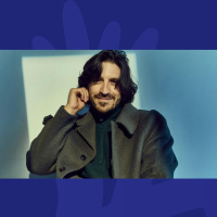 Eoin Explains The Correct Way To Eat A Bag Of Chips.