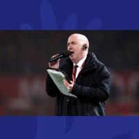 Dave Receives Tips From The Voice Of Old Trafford! 