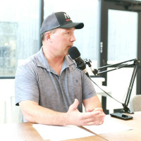 Leading Through Adversity Feat. Seth Obetz (EP. 9)