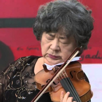 Cellos, violas y violines con Yuriko Kuronuma