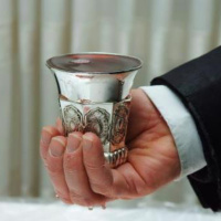 Kiddush - Standing or Sitting? (1)