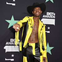 LIL NAZ X BREAKS THE NEWS THAT HE IS GAY 