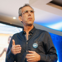 Samuel Azout, el hombre que dejó atrás el retail para ser emprendedor social