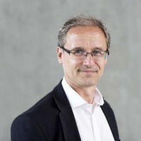 Extra - E04 - Sinclair McKay  The Y Stations