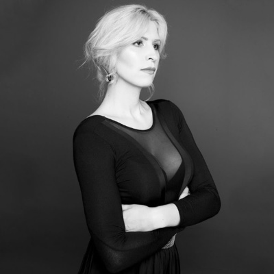 Roja, Con Ophelia Pastrana