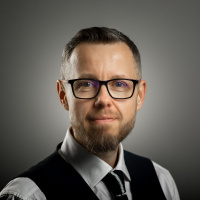 #68 Tomasz Dziobiak: Od korporacji do MILIONÓW z SaaS. Historia DMSales.