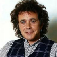 More David Essex