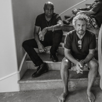 Sammy Hagar and Vic Johnson - The Circle 