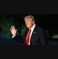 Trump ostenta sicurezza alla vigilia del martedì elettorale