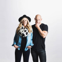 Starting an Online Business  Standing Out Online: Sarah Krisher | Insights of Entrepreneurs #025