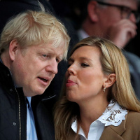 #260. Muze van Boris Johnson zet Downing Street op stelten