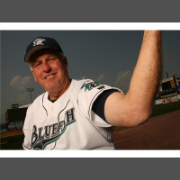 11.8.17 Podcast: Legendary MLB pitcher Tommy John joins tonight at 9P ET