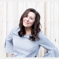 How To Be A Cozy Minimalist- An Interview with Myquillyn Smith