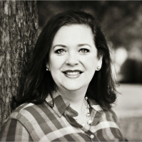 How to Invite People Around A Table