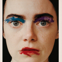 Poor Things, Monstruos del Mercado, encierros, y el feminismo de Bell Hooks