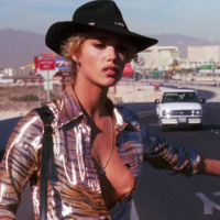 Islas en la Red- T01E05 Feat. Alex Herrera- Showgirls de Paul verhoeven