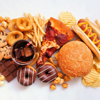  UK to ban junk food ads before 9pm