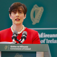 Minister for Education on her plan for the smartphone ban in schools 