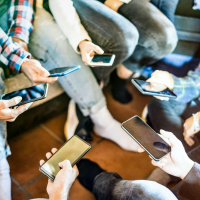 How teens can navigate dangers like cyberbullying, porn addictionvon smartphones