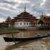 Miradas a través de una cámara 4x10 - Lago Inle, la habilidad de remar con los pies
