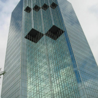 Episode 7: How to Get Large Customers