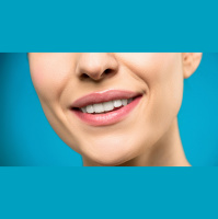 Denti e benessere: occhio ai cibi acidi e al reflusso