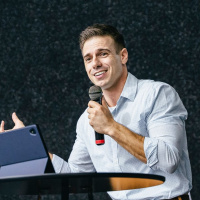 Cauê Negrão - Há poder no sangue de Cristo.