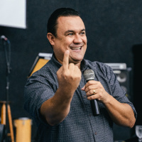 Marcelo Barros - Igreja - Um lugar de segurança para minha família.