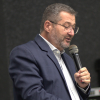 Alexandre Celante | Deus está agindo, espera Nele.