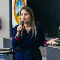 Naira Diniz - Saia da razão.