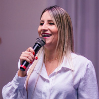 Naira Diniz - Provocando milagres.