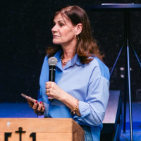 A importância do jovem na igreja - Ester Almeida