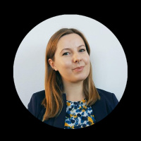 Preferential looking to eyes versus mouth in early infancy