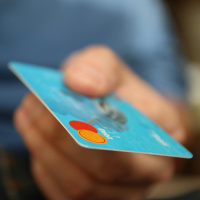 Should you split the bill on the first date?