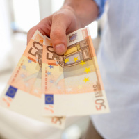 Cash ‘must be accepted as form of payment’