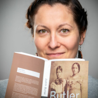 Elina Nikulainen - liittolaislukeminen ja monimuotoisuuden lisääminen lukemisessa