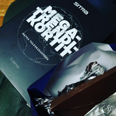 Takakansi - Podcast Kirjoista Ja Lukemisesta