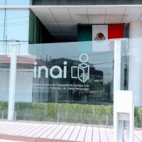 Las decisiones del presidente debilitan la democracia