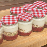 Hanfsamen Frühstücks-Joghurt im Glas