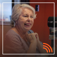 Adriana Valdés y su libro “Intromisiones”