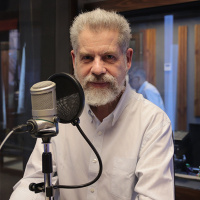 Alfredo Jocelyn-Holt y El Chile Perplejo: del avanzar sin transar al transar sin parar