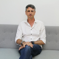 Andrés Couve y su libro “La liebre y el compás”, una reflexión sobre el valor del conocimiento y el poder de la intuición