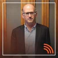 Cristóbal Marín y su libro Huesos sin descanso