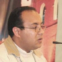 مؤمن جدًا أن الكاتب الجيد قارئ جيّد: حوار مع المثقّف الليبي رامز النويصري