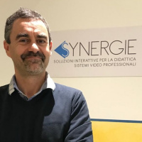 #79 Digitale a scuola: intervista a Tomas Carosella di Synergie