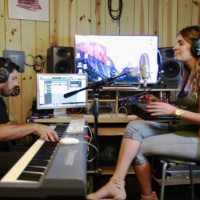 Más alto que los Cielos - Face 2 Face