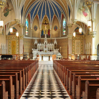 Co Biblia mówi o chodzeniu do kościoła co niedziele